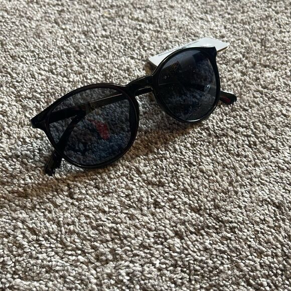 NWT Black West Loop Sunglasses Black Lenses 100% UVA Lens Protection - Picture 4 of 5